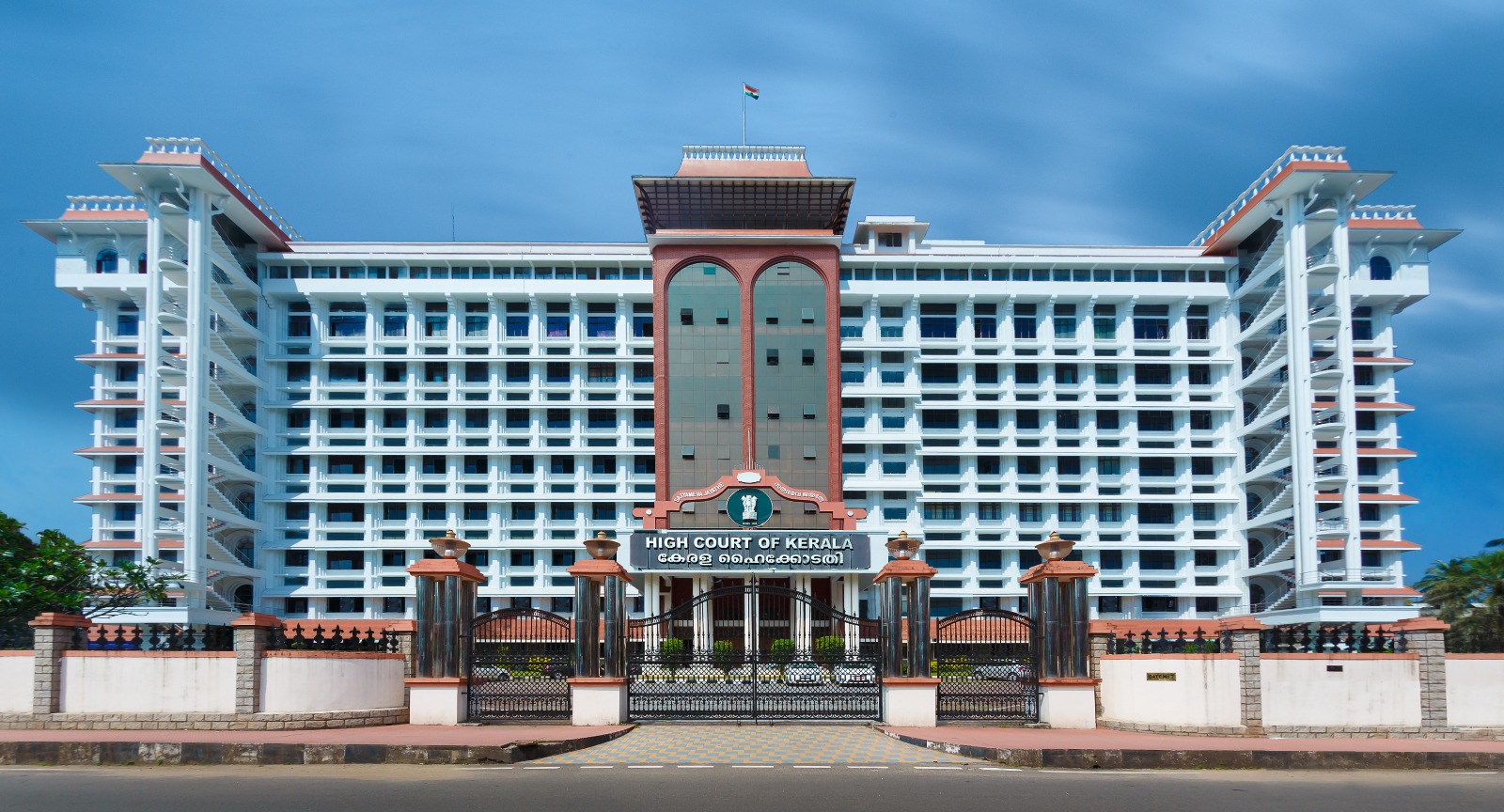 Kerala High Court Mandates Local SHO in Bank Account Defreezing Pleas: Fraud Prevention at Core