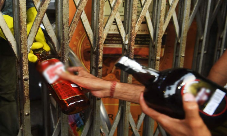 Supreme Court Stays Rajasthan HC Order on Removal of Liquor Shops Near Highways