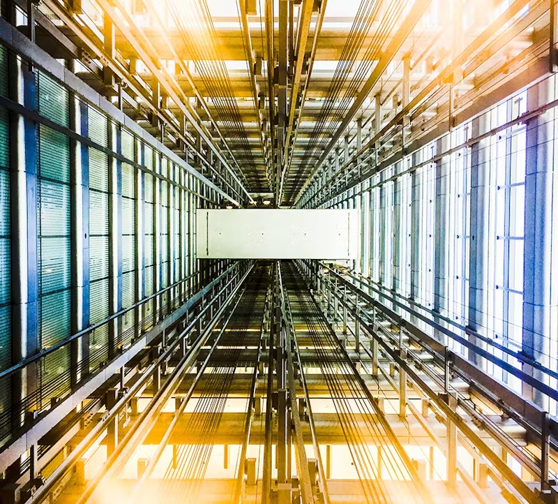 Supreme Court Classifies Elevators as 'Common Carriers', Reshaping Liability Norms