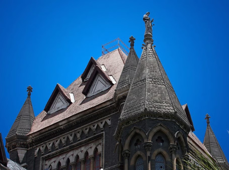 Bombay HC: Housing Societies Cannot Decide Property Title