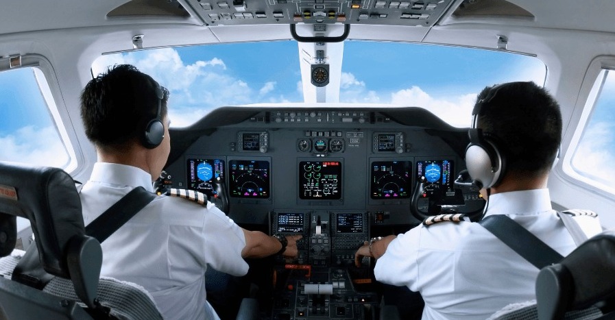 Bombay High Court Restores Pilot’s Licence After 15-Year Battle