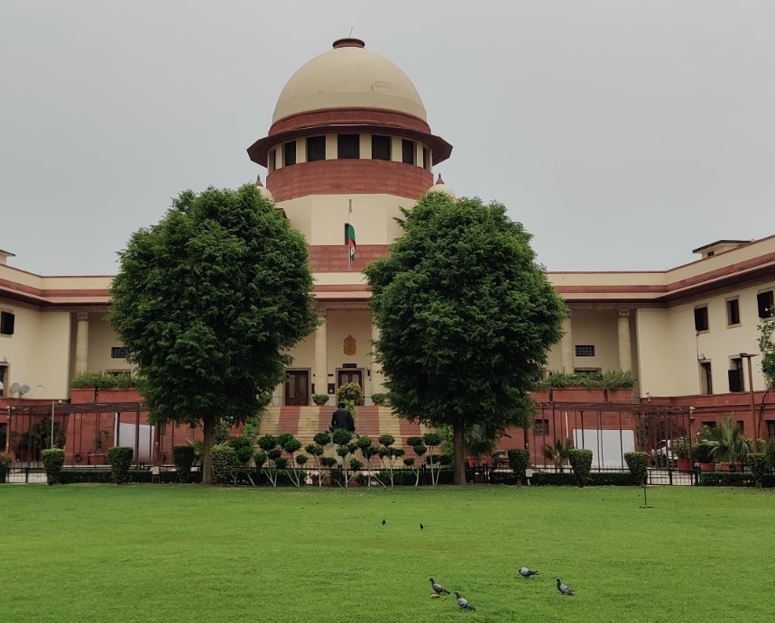 Can a Daughter Challenge Mother’s Registered Gift Deed? Supreme Court Principles Explained